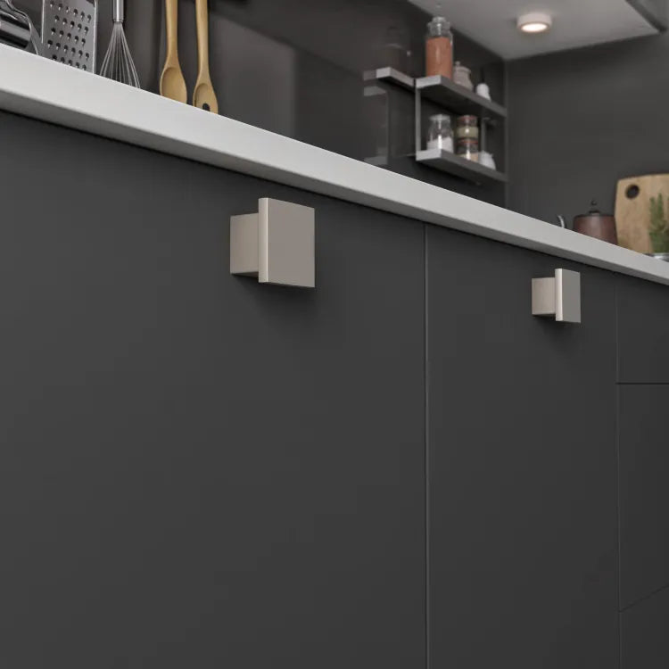 2 boutons de meuble Ithac, zamak gris / argent chromé
