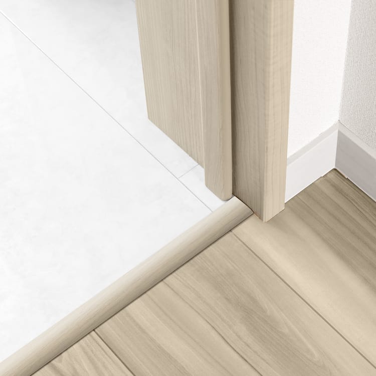 Barre de seuil 4 en 1 alu plaqué chêne blanc à fixer, l.4.7 cm x L.166 cm ARTENS