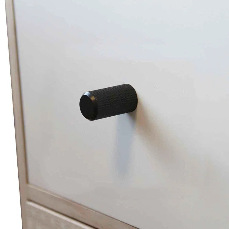 Bouton de meuble cylindre Indus, acier noir nickelé