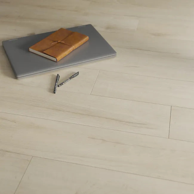Sol stratifié intenso ARTENS suzano, Ep.8 mm, résistant à l'eau
