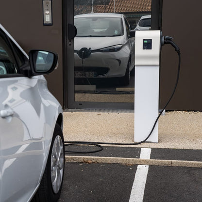 Borne de recharge 3,7 à 4,6KW Green'up, LEGRAND