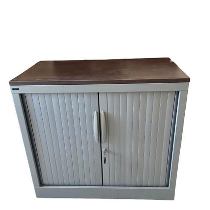 Armoire a rideaux Basse d'occasion grise H.74CM x L.82CM