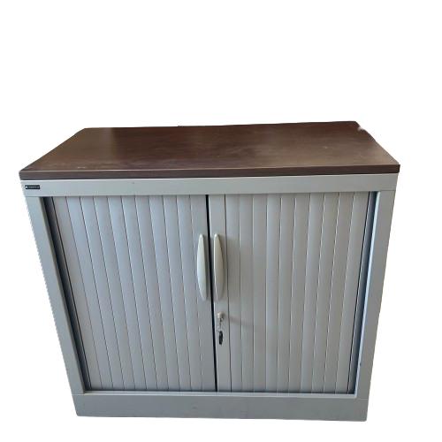 Armoire a rideaux Basse d'occasion grise H.74CM x L.82CM