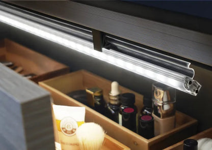 Eclairage pour meuble Neo 1 X 2.4W LED , Larg.69cm sur secteur